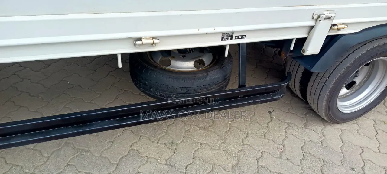 Selling Toyota Dyna Diesel 2016 White