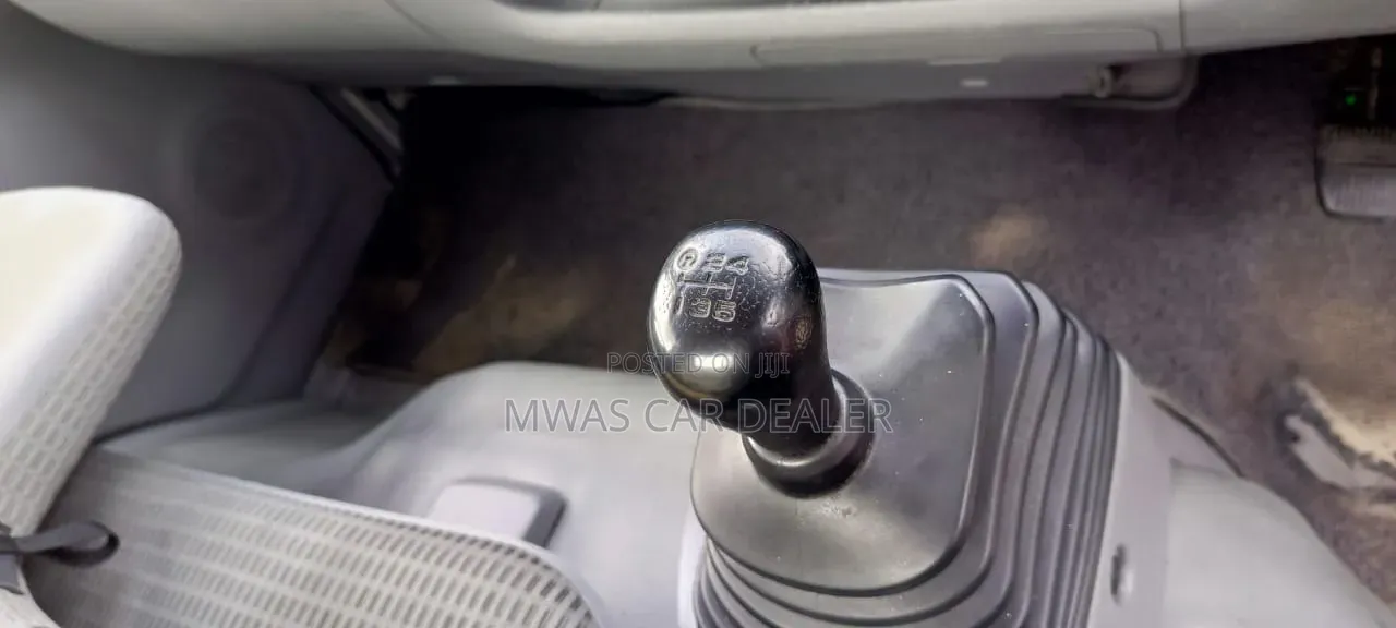 Selling Toyota Dyna Diesel 2016 White