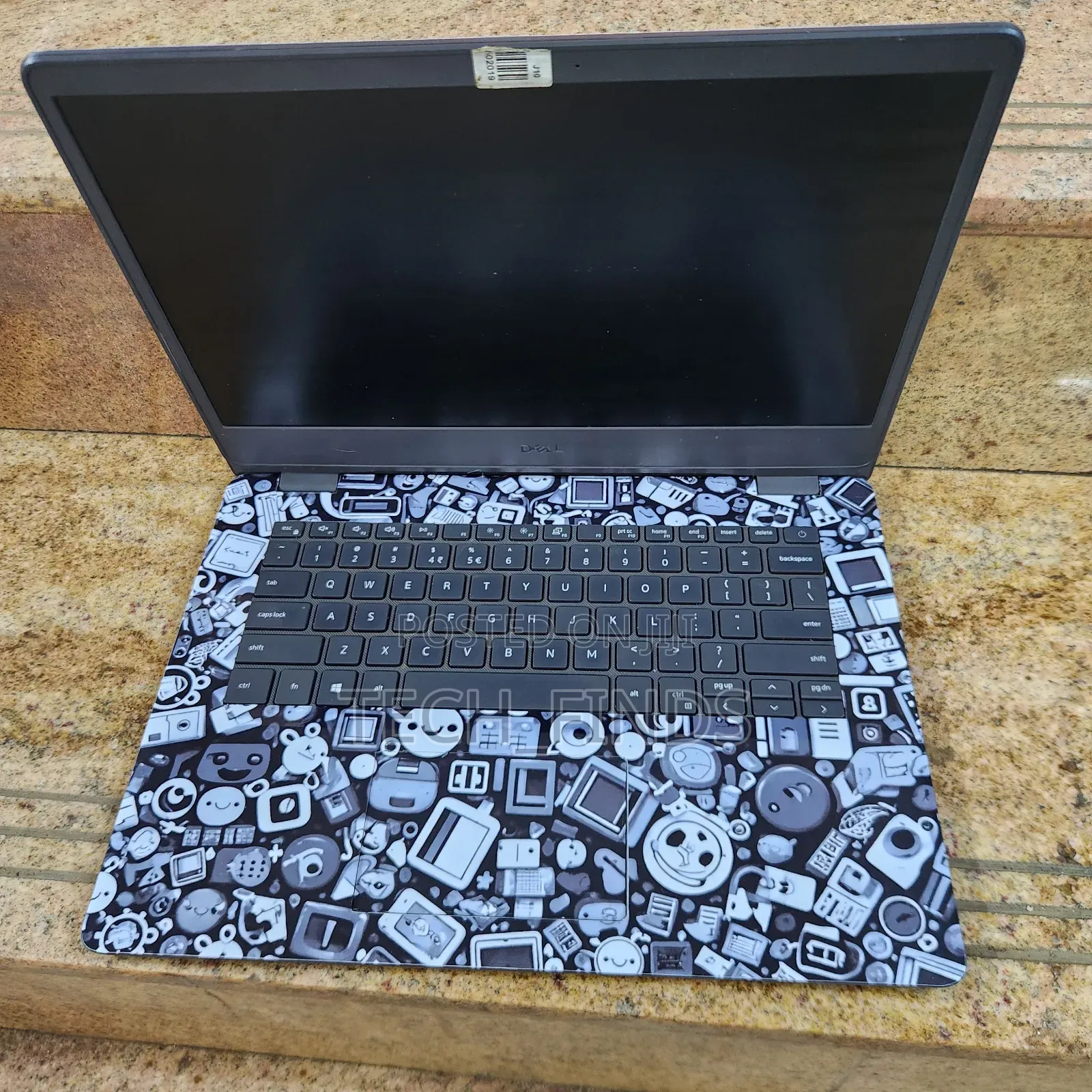 Black and White Graphic Art Vinyl Laptop Skin Sticker Cover.