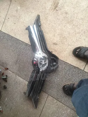 Toyota Auris Grill
