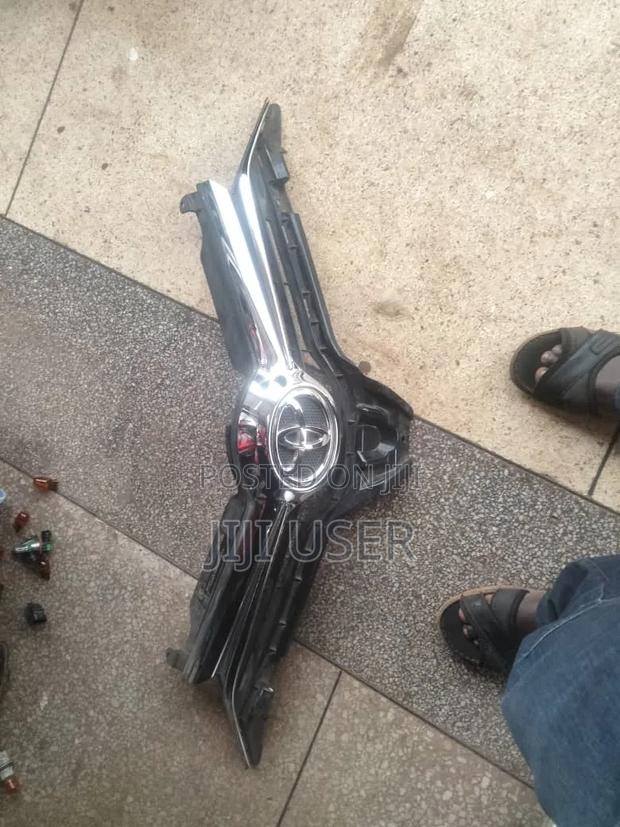 Toyota Auris Grill