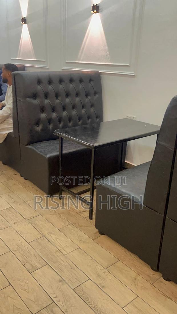 Restaurant Coaches and Tables