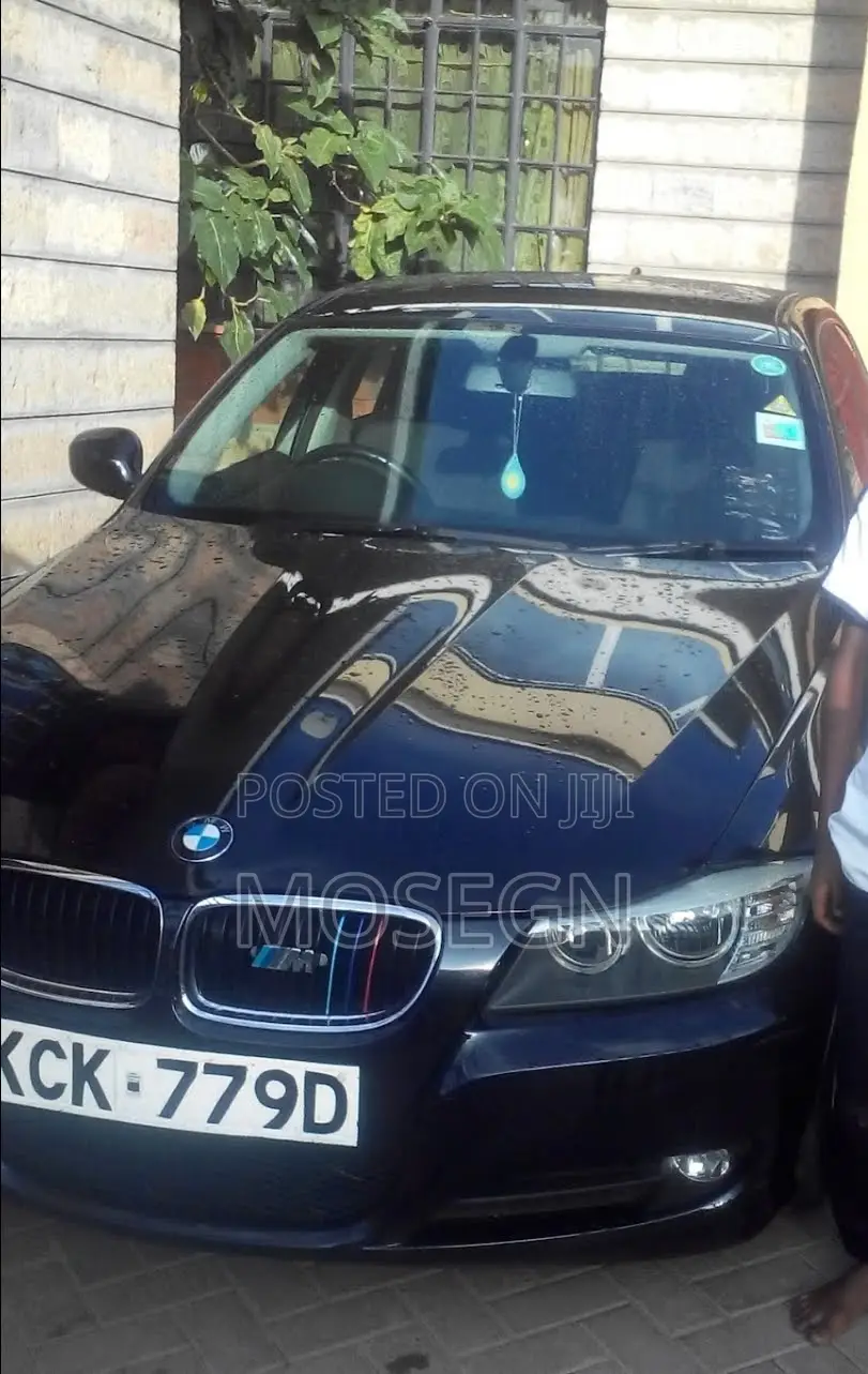 BMW 318i 2009 Black