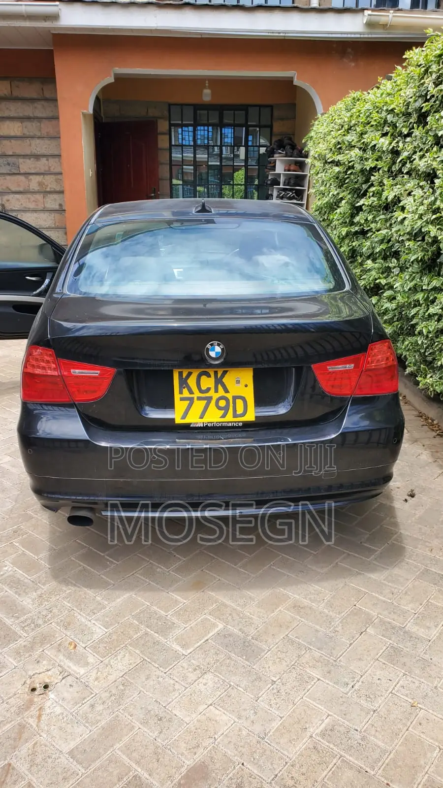 BMW 318i 2009 Black