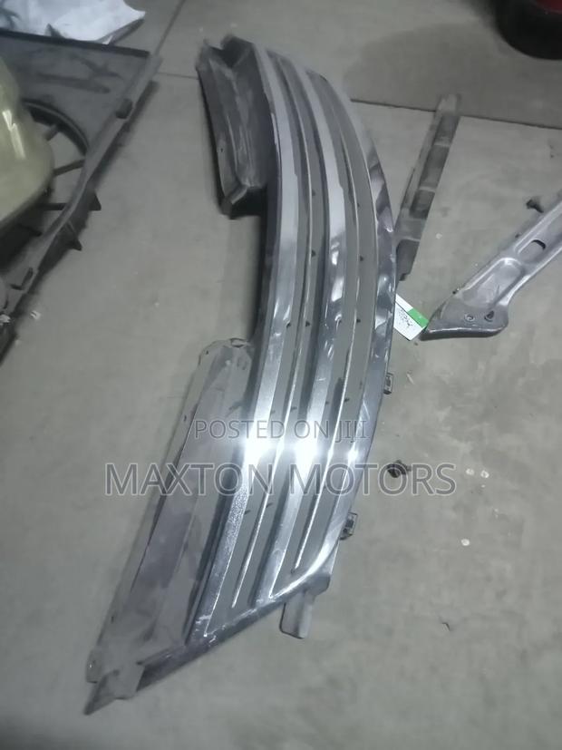 Nissan Tiida 2006 Grille (Rider Sport)
