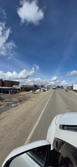 10 Acres Touching Tarmac Isinya on Quick Sale.