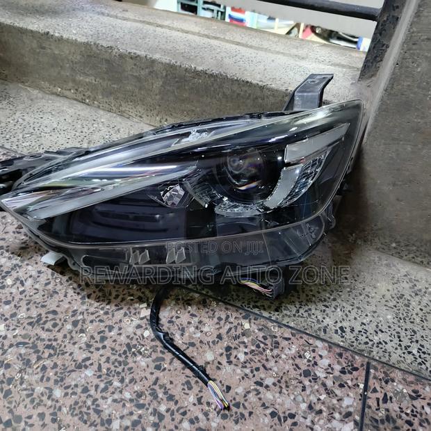 Mazda Cx3 Headlight Zenon LHS Letter Y.