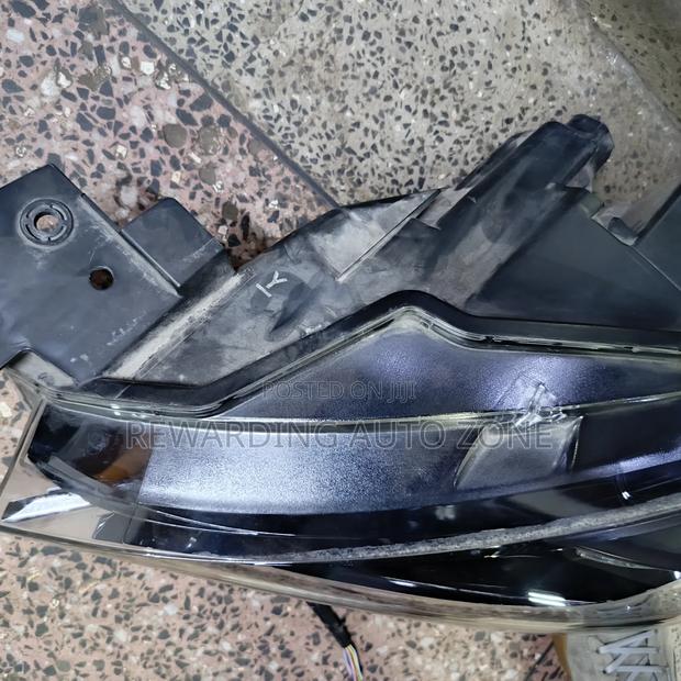 Mazda Cx3 Headlight Zenon LHS Letter Y. - thumbnail 2