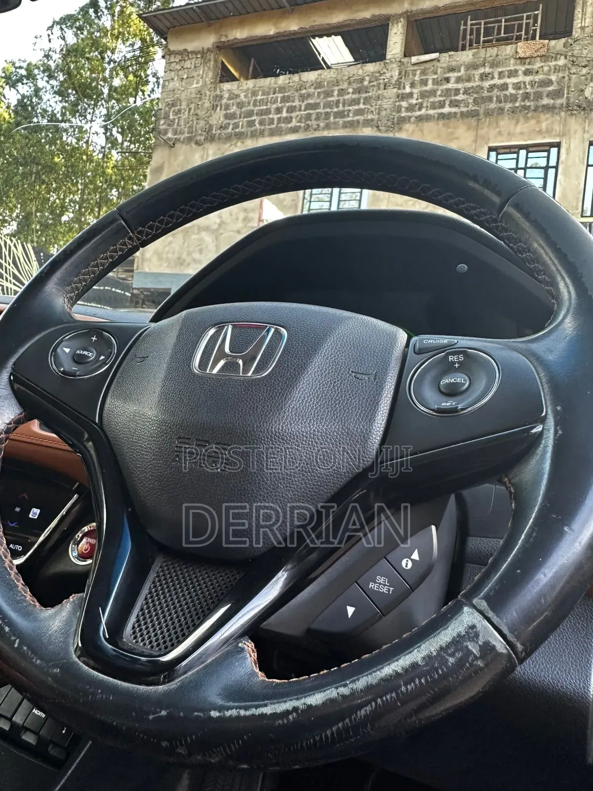 Honda Vezel 2016 Maroon