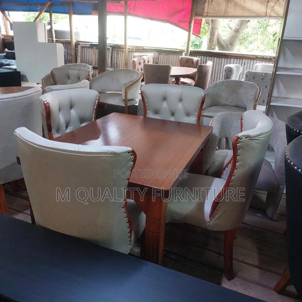 A 4-Seater Dining Room Set