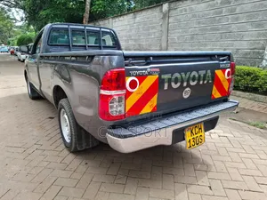 Toyota Hilux 2015 Gray