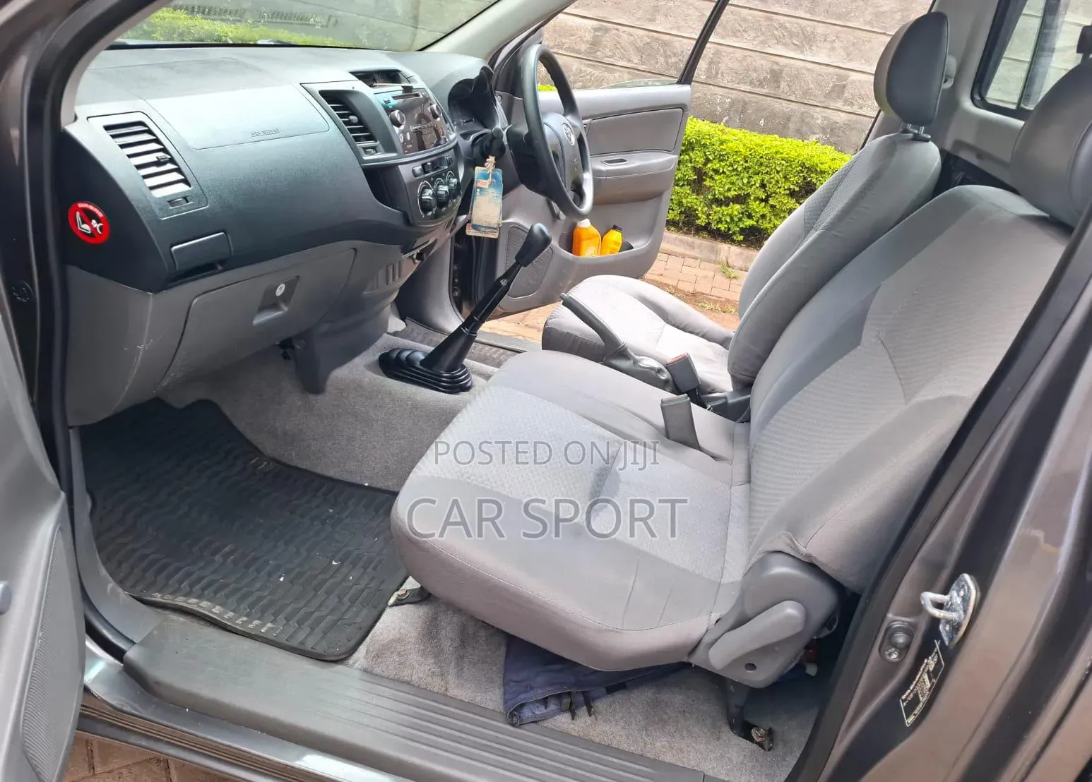 Toyota Hilux 2015 Gray