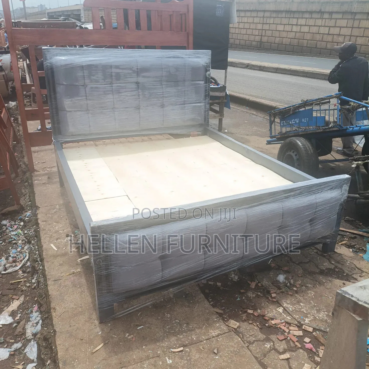 Mocket Bed 5by6 Gray in Colour