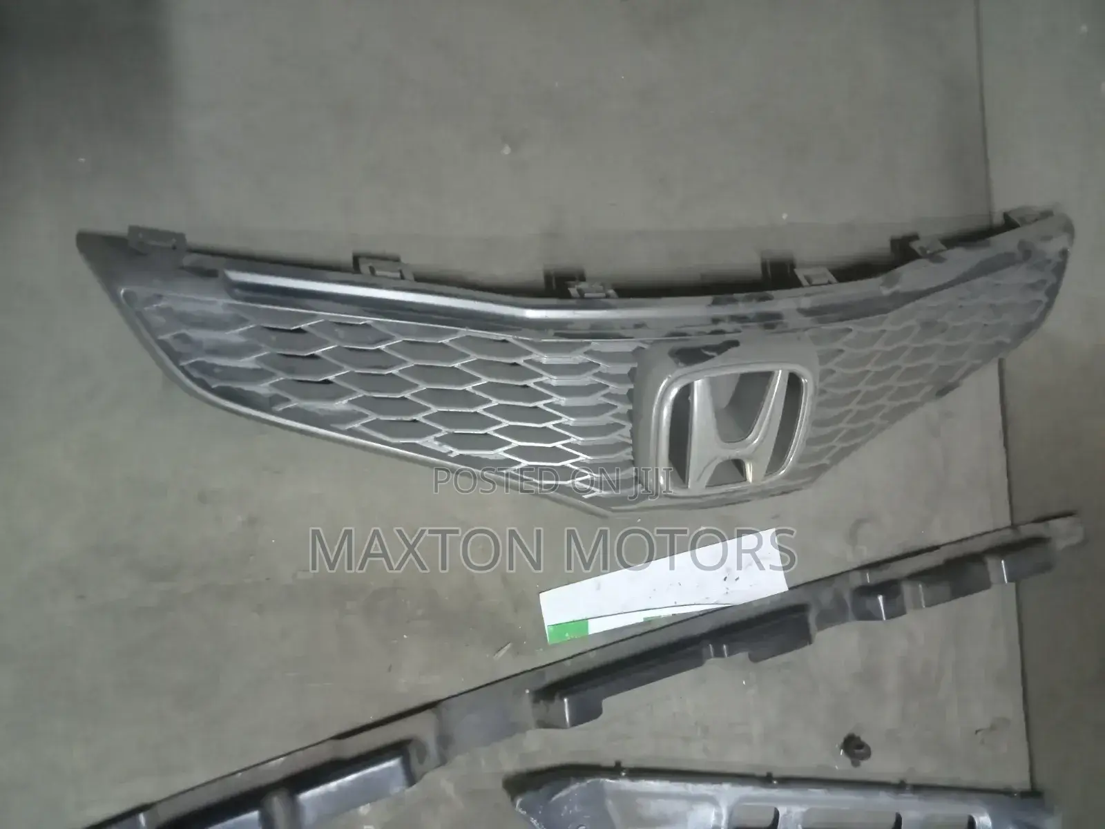 Honda Fit 2008 Grille