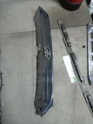 Toyota Corolla 100,102 Grille