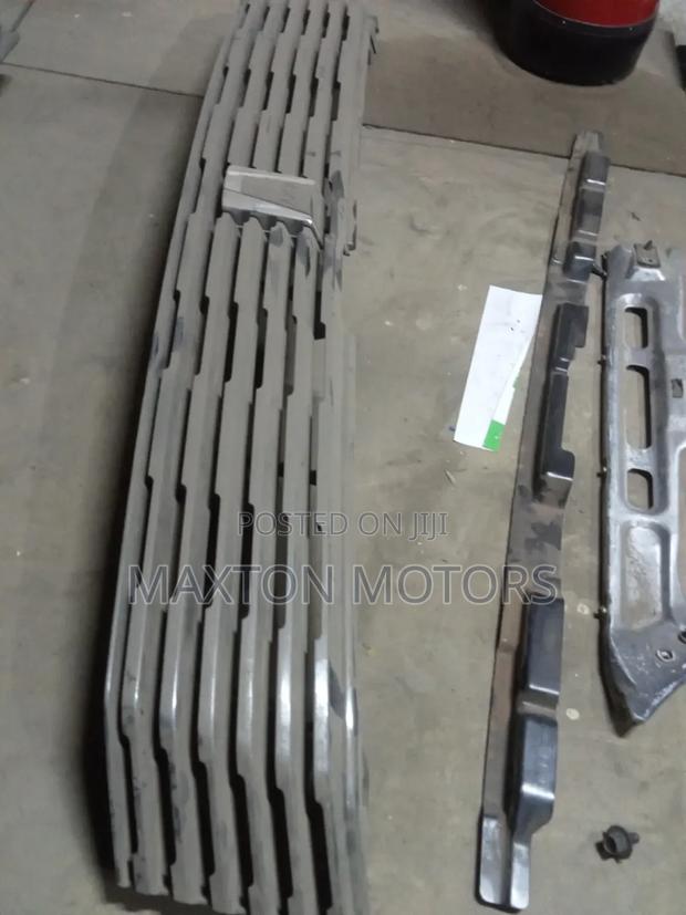 Toyota Voxy Zr60 Grille