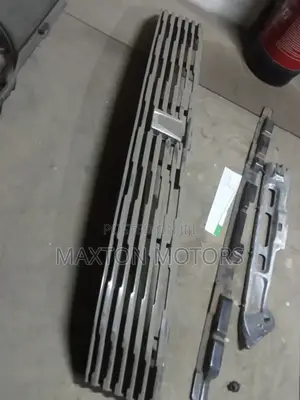 Toyota Voxy Zr60 Grille