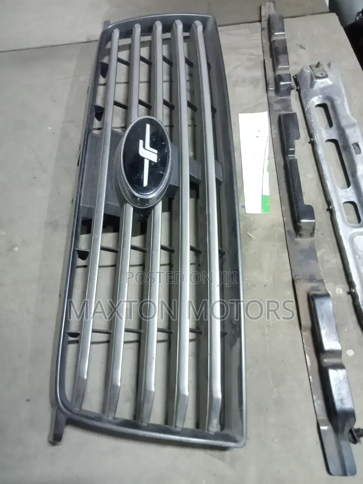 Forester Sg9 Grille With Branded Emblem