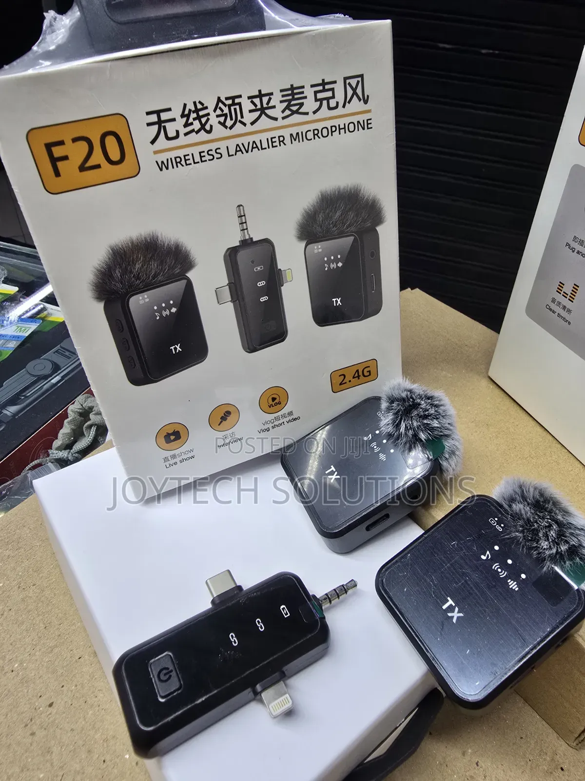 F20 Wireless Clip-on Microphone Best for Youtube, Tiktok Interviews