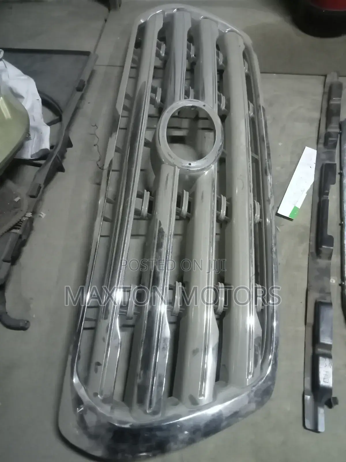 Land Cruiser V8 Grille 200 Series Chrome