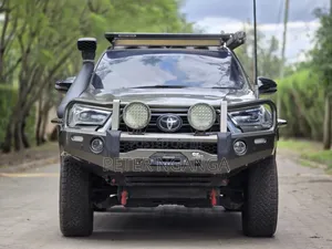 Toyota Hilux Revo Double Cab Deisel 2.8 AWD 2020 Gray