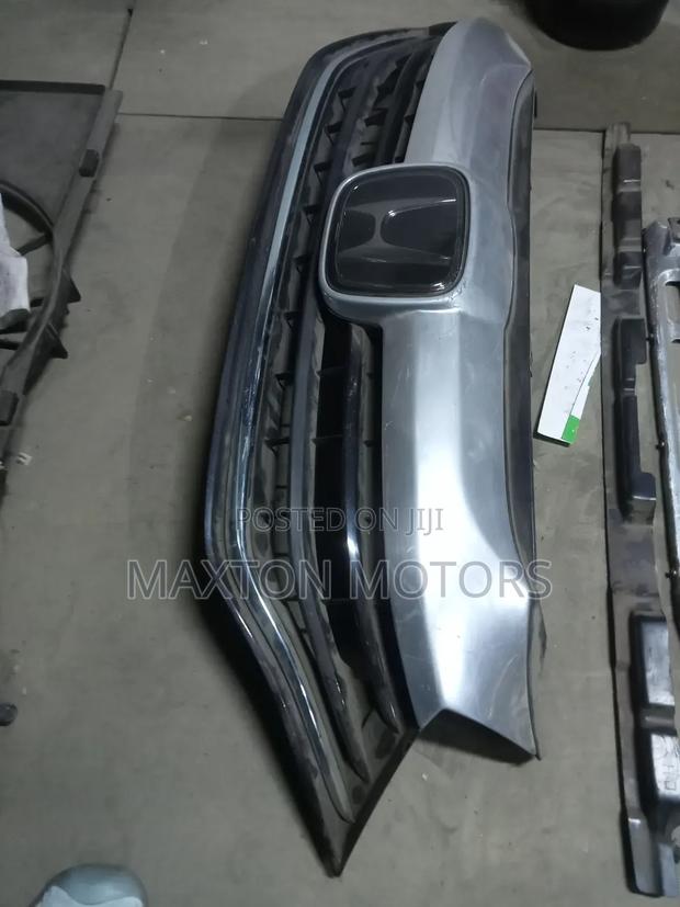 Honda Fit Shuttle 2018 Grille - thumbnail 2