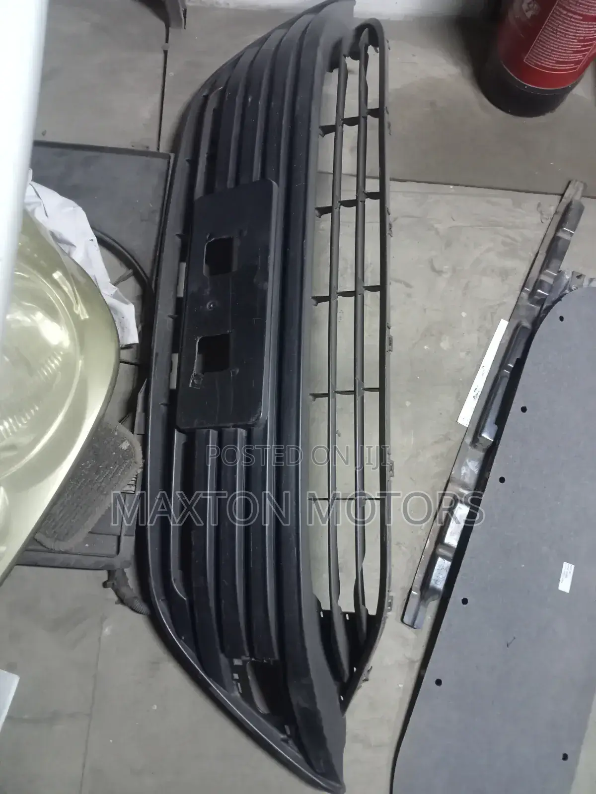 Bumper Grille Fielder 165