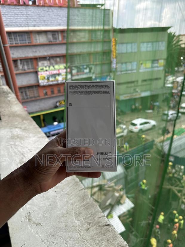 Apple iPhone 11 128 GB Purple - thumbnail 2