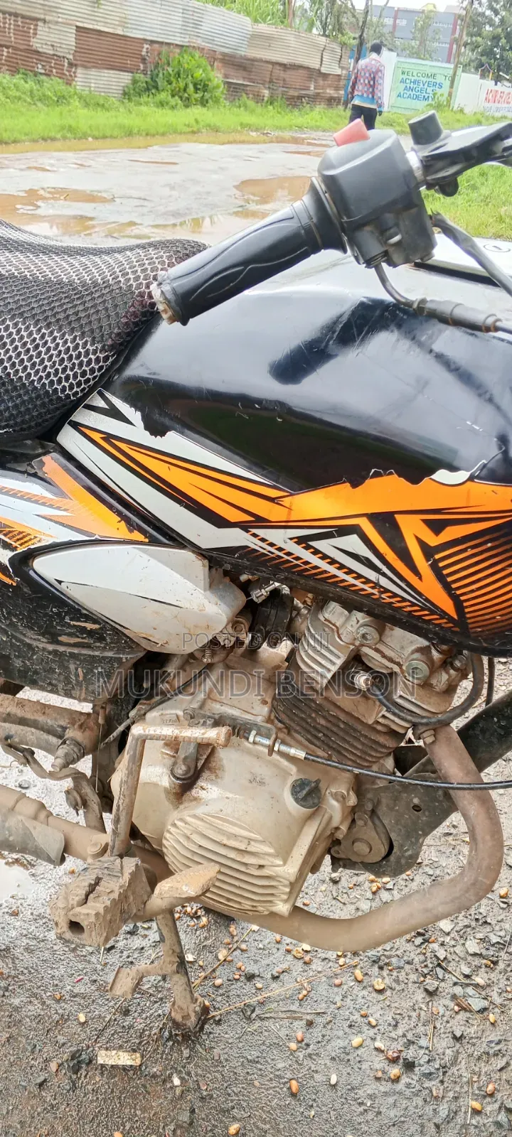 TVS HLX Plus ES 2020 Black