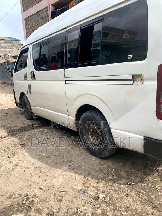 Toyota HiAce 2010 White - thumbnail 8