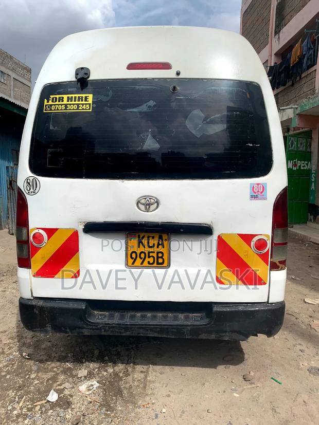 Toyota HiAce 2010 White - thumbnail 10