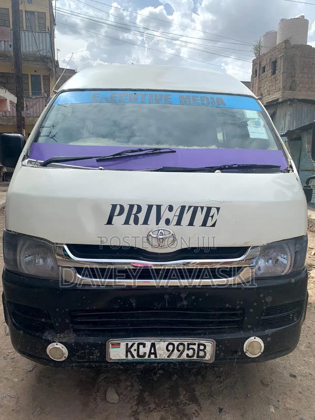Toyota HiAce 2010 White