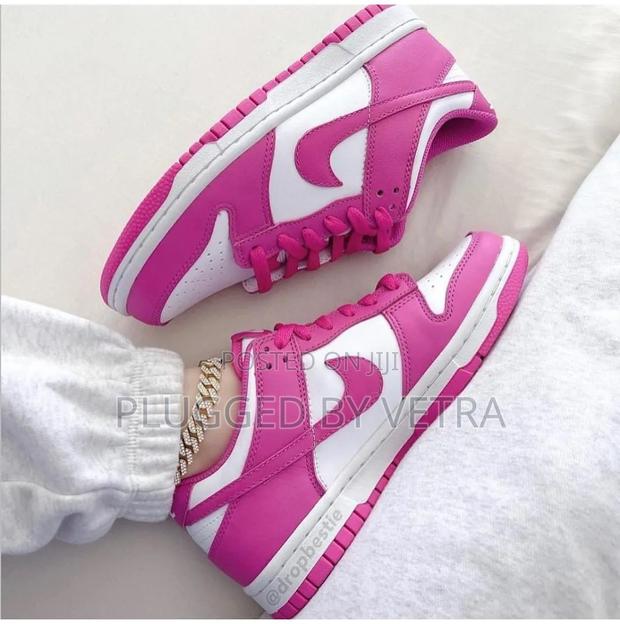 Nike Sb Dunks,Baby Pink. - thumbnail 2