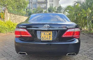 Toyota Crown 2012 Black