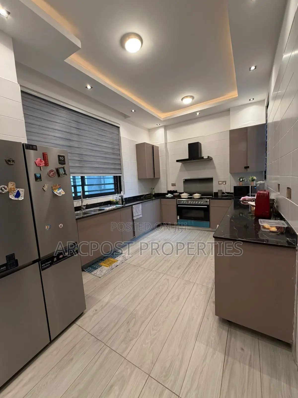 6bdrm Penthouse in Parklands/Highridge for sale