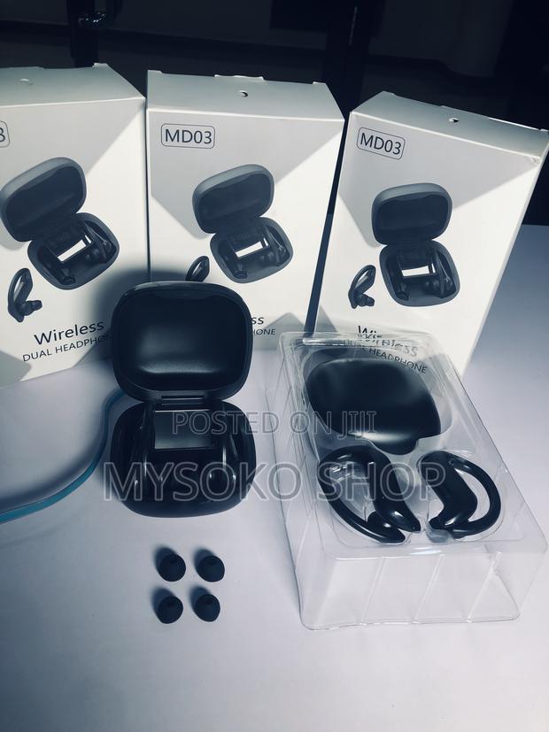 Md03 Hooked Earbuds - thumbnail 3