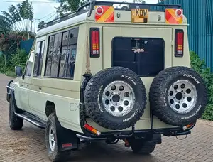 Toyota Land Cruiser 2013 Beige