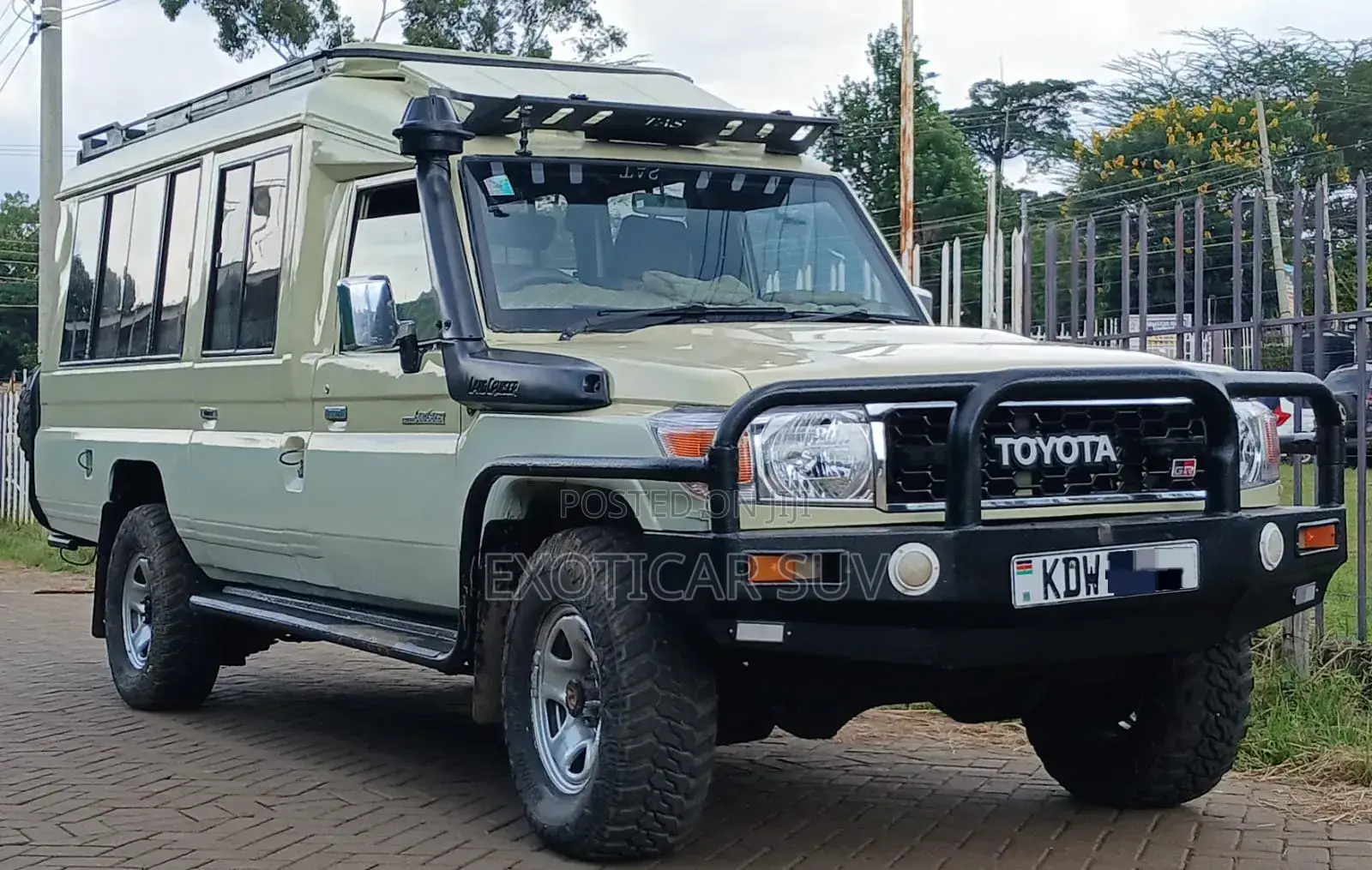 Toyota Land Cruiser 2013 Beige