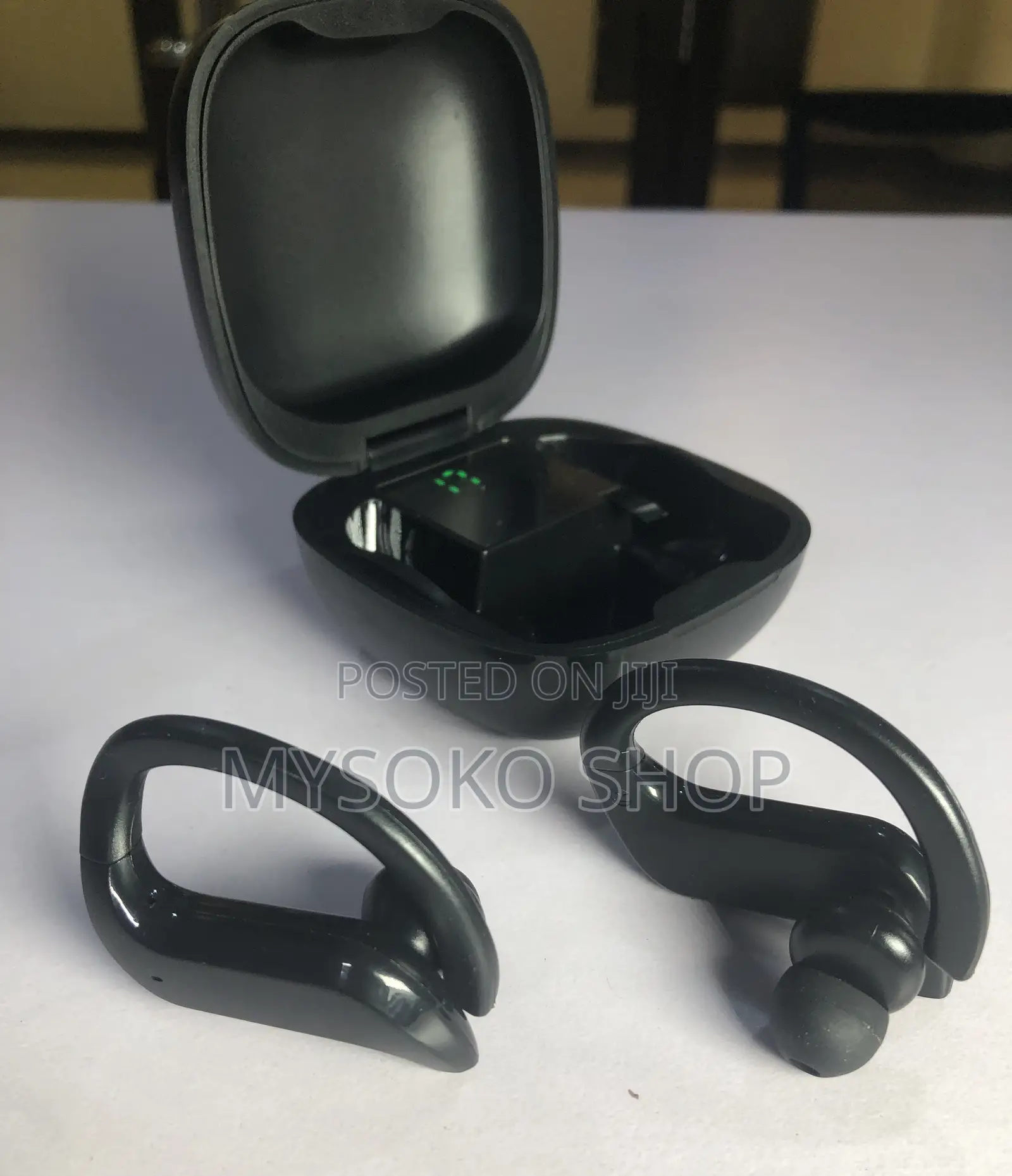 Md03 Hooked Earbuds