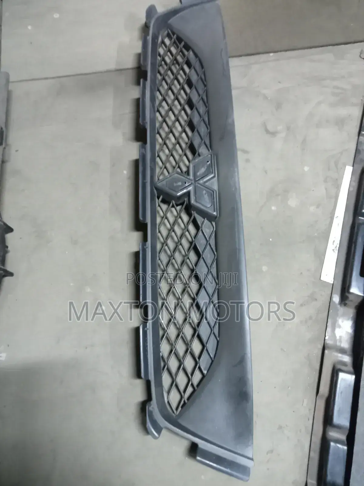 Mitsubishi RVR Grille Black 2010
