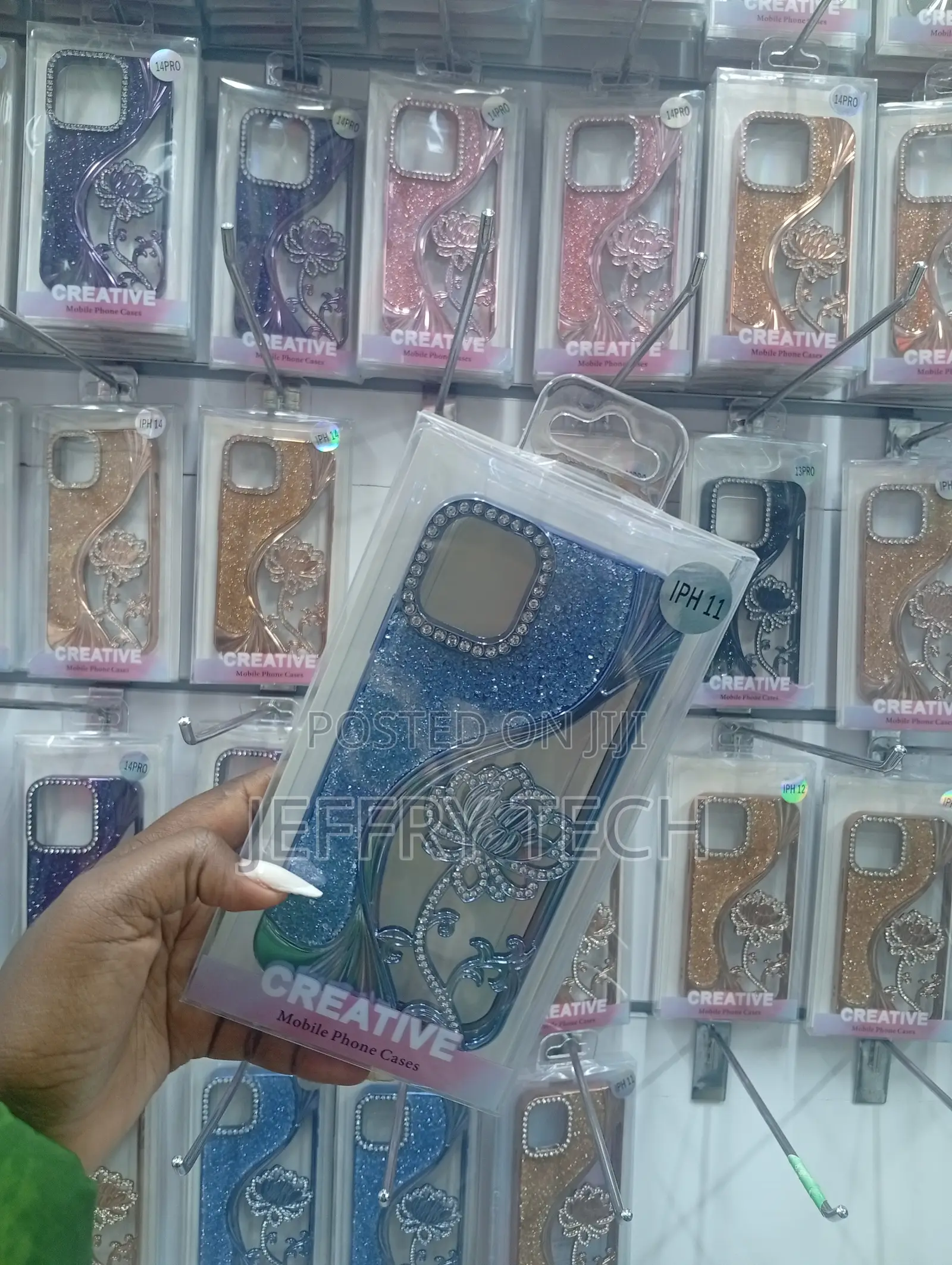 Butterfly-Themed Protective Cover for the iPhone 15 Pro.