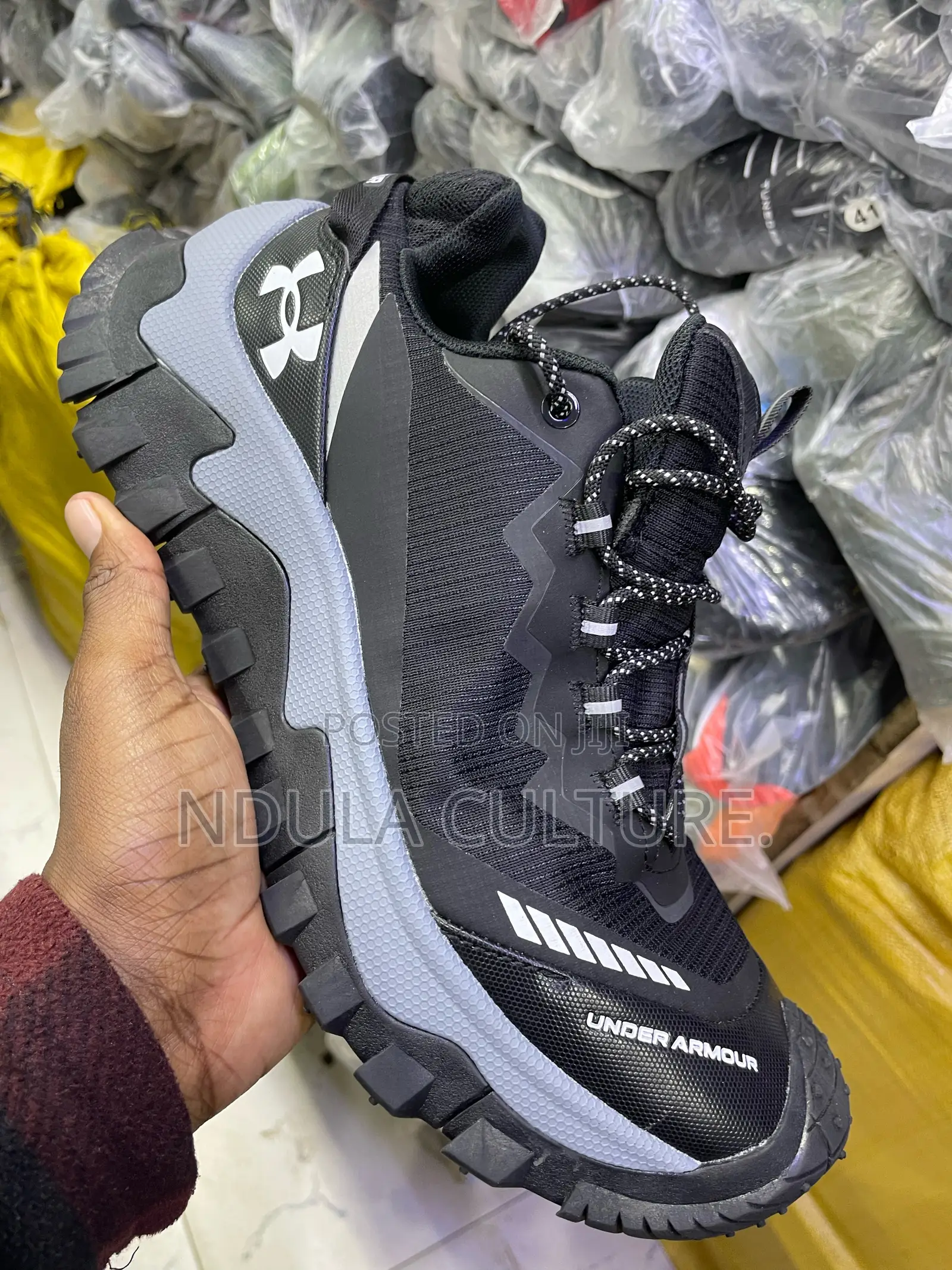 Undr Armor Hike Boots