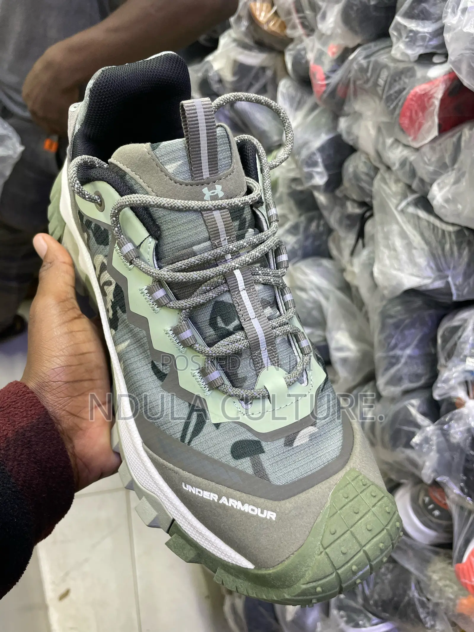 Undr Armor Hike Boots