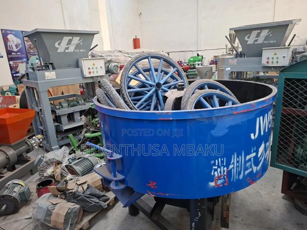 Concrete Mixer - thumbnail 2