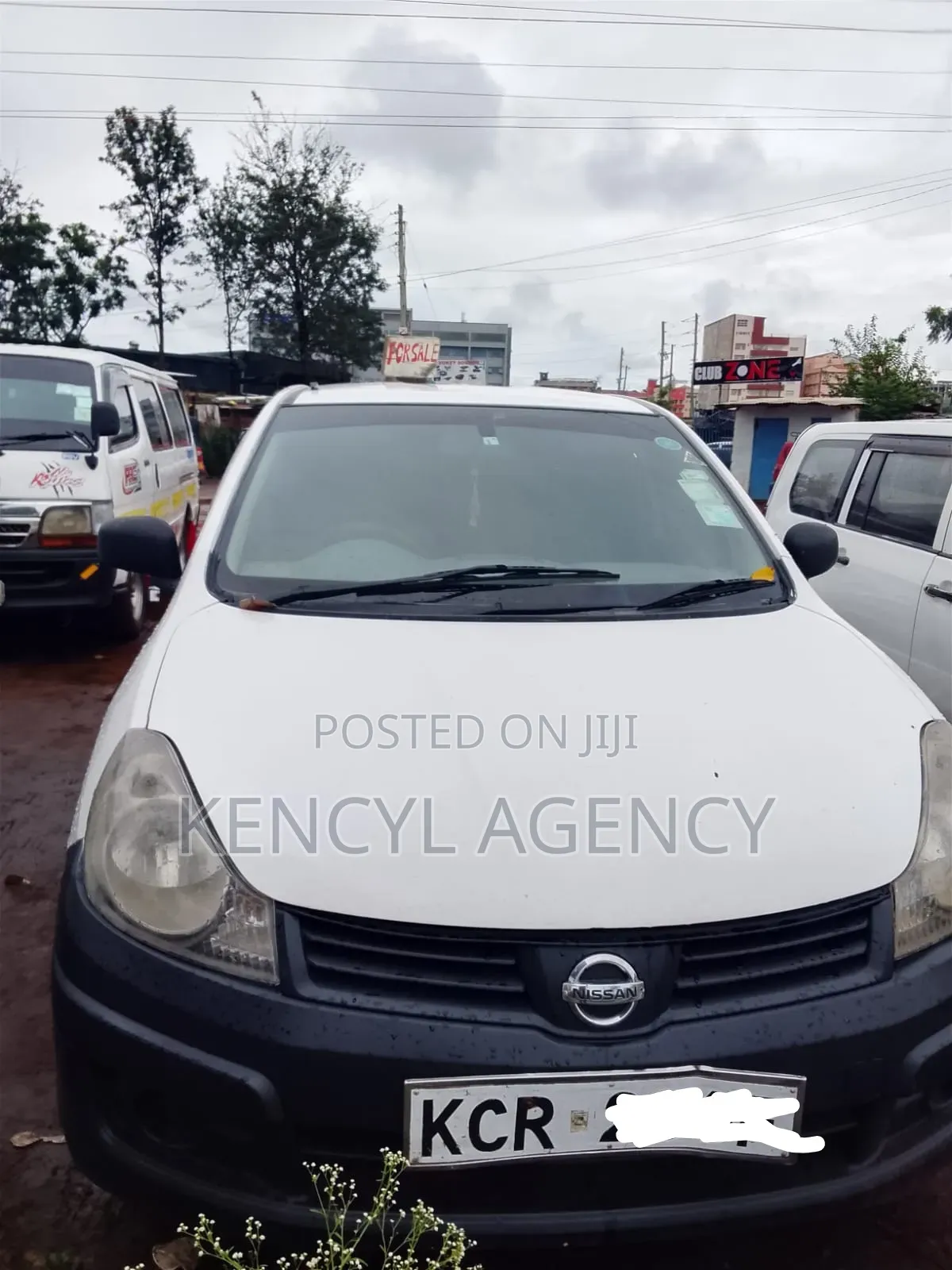 Nissan Advan 2011 White