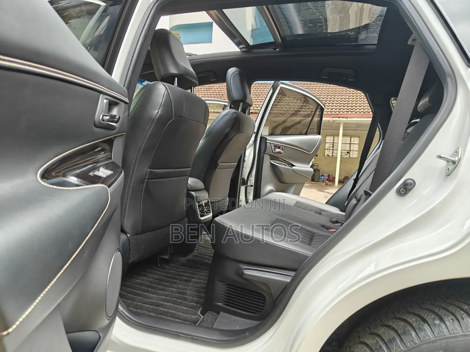 Toyota Harrier Progress 2019 White