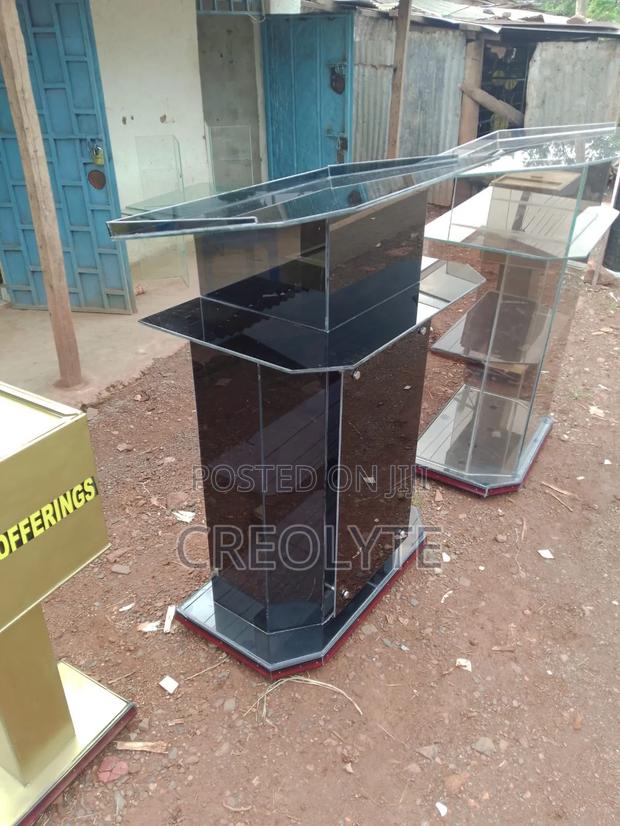 Glass Podiums - thumbnail 7