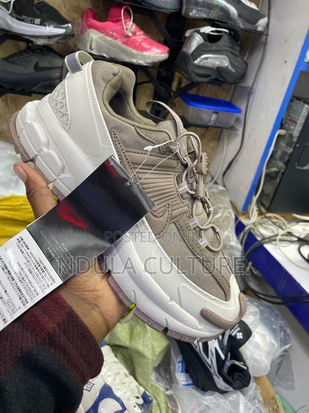 Nike Zoom Vomero 5 Roam - thumbnail 9