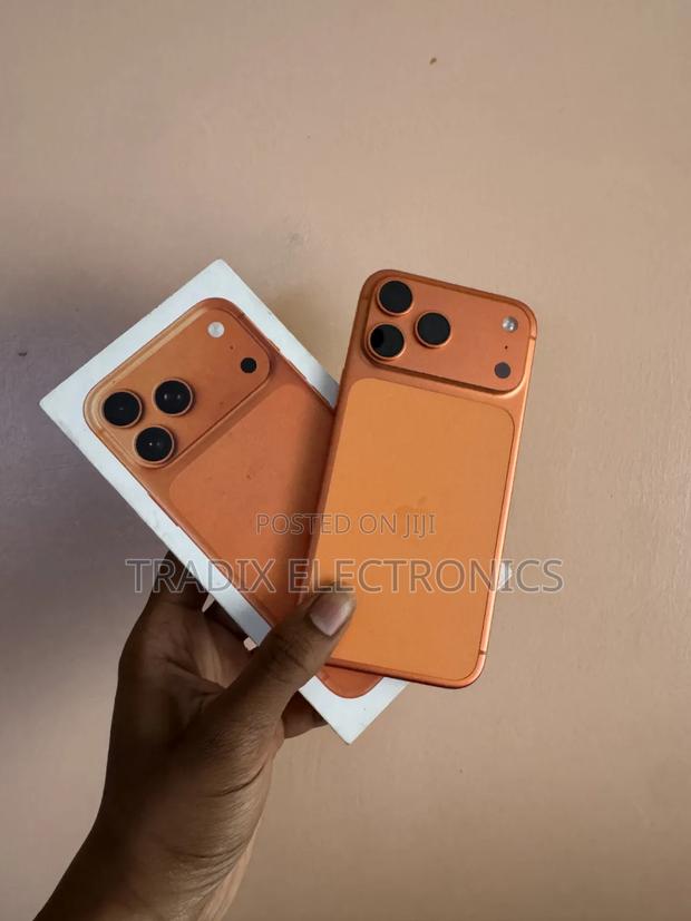 Apple iPhone 17 Pro Max 256 GB Orange - main view