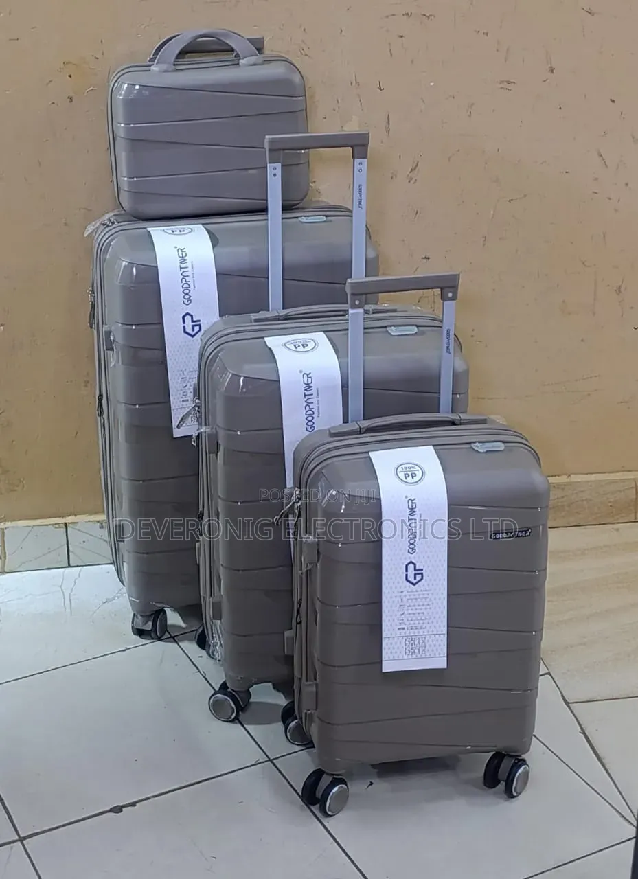 *4 in 1 Luxurious Unbreakable Suitcase